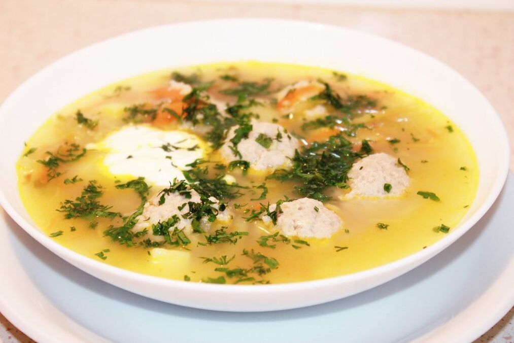 Супата с кюфтета е идеална за фазата „Редуване на диетата на Дюкан